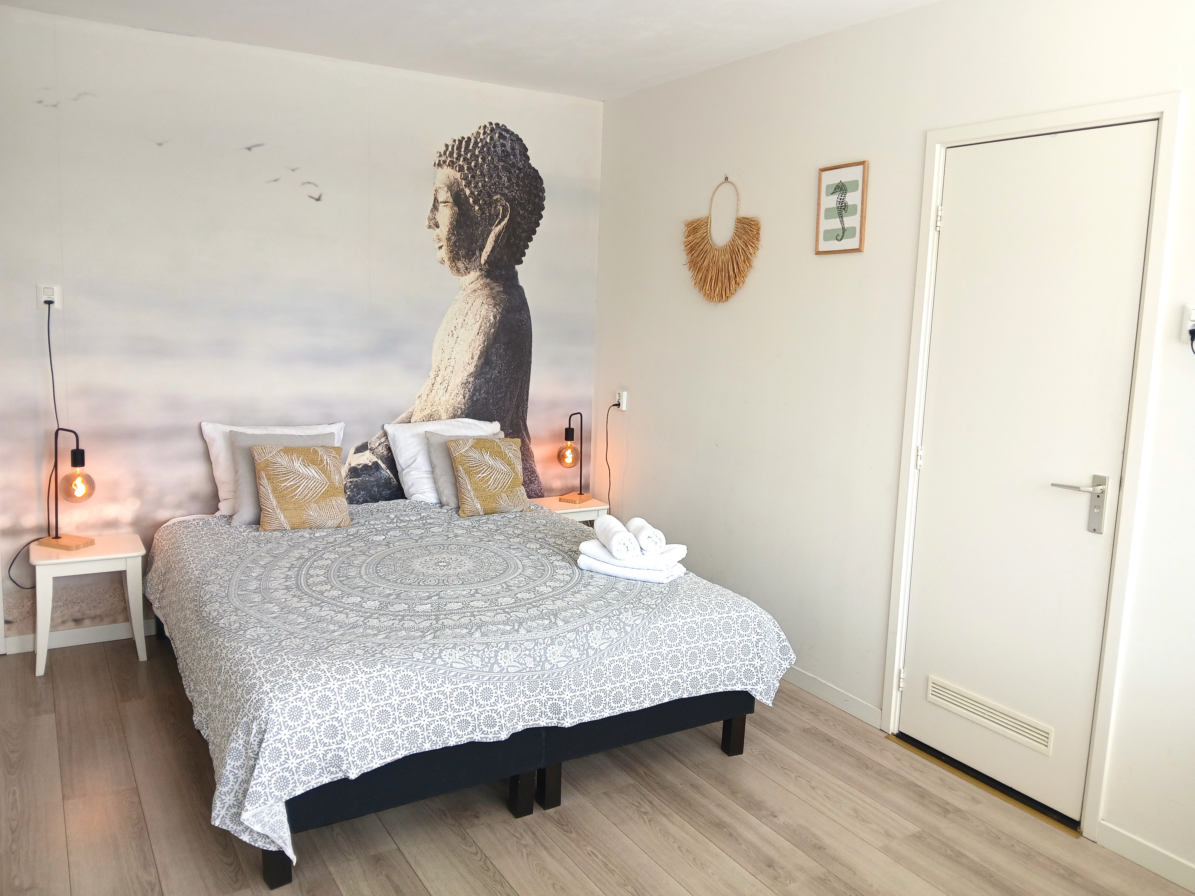 Double bed 3-2
